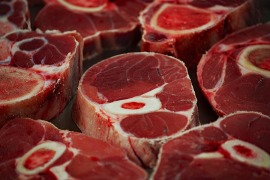Alimentari: Assomacellai Confesercenti, crollo anomalo delle vendite di carne in macelleria, fino a -15% rispetto ad estate 2021