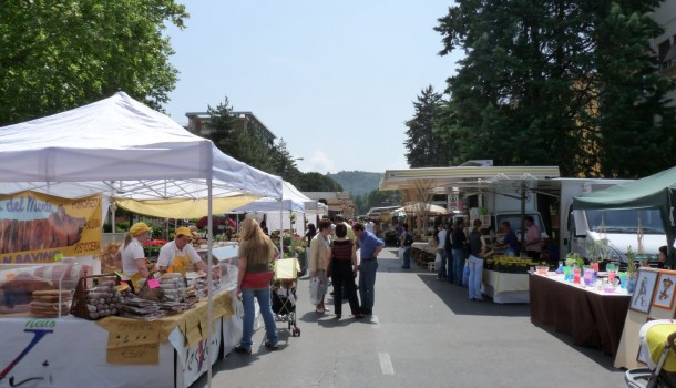 MERCATO IN VIA GIOTTO A FERRAGOSTO