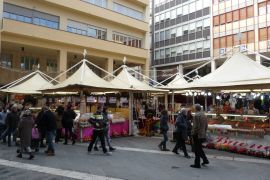 La Befana ai mercatini natalizi