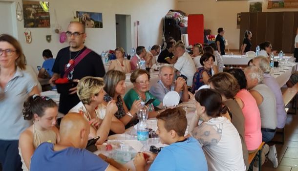 Pranzo solidale a Campi di Norcia: in 200 a tavola