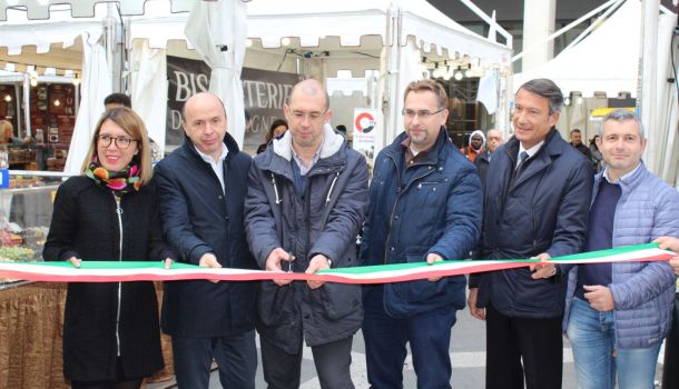 Ecco la quarta edizione della “Festa della cioccolata”, in piazza San Jacopo