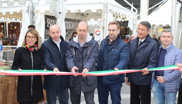 Ecco la quarta edizione della “Festa della cioccolata”, in piazza San Jacopo