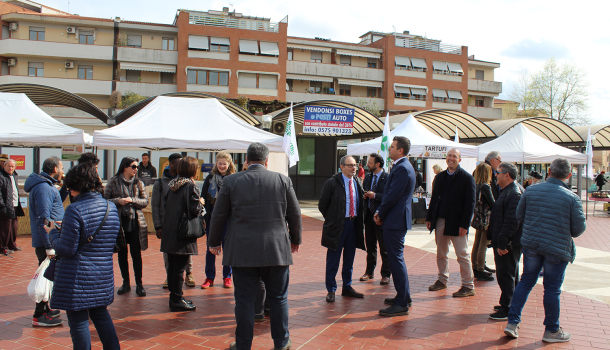 MERCATO IN PIAZZA  ZUCCHI: DOMANI TERZO APPUNTAMENTO