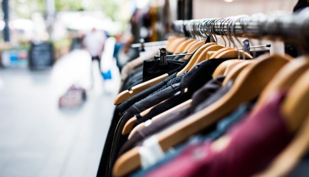 Istat: Confesercenti, ripartenza più difficile per i piccoli negozi, vendite a picco Affonda abbigliamento. Vola solo l’online