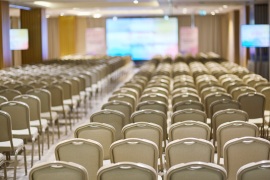Assohotel Confesercenti: bene linee guida Ministero Salute su buffet e capienza sale congressi. Accelerare però sul PNRR, incertezza frena investimenti
