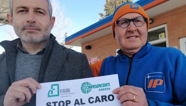 PREZZI CARBURANTI: IL PIENO COSTERÀ 300 EURO IN PIÙ NEL 2023