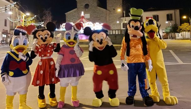 MASCHERE DISNEY E FIGLI DI BOCCO IN PIAZZA SANT’AGOSTINO