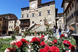 PRIMO MAGGIO CON LA FIERA DEL FIORE E DEL RAME