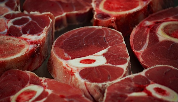 Alimentari: Assomacellai Confesercenti, crollo anomalo delle vendite di carne in macelleria, fino a -15% rispetto ad estate 2021