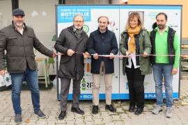 AMBIENTE: AL CARREFOUR EXPRESS DI SAN GIUSTINO ARRIVA LA MACCHINA PER RACCOGLIERE E RICICLARE LE BOTTIGLIA DI PLASTICA