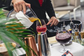 Lavoro: Confesercenti, occupazione in crescita, ma autonomi di nuovo in calo. Per turismo e ristorazione ancora difficoltà di reperimento personale, mancano 60mila lavoratori