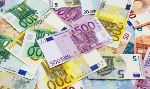 CONSUMI: PREVISIONI CONFESERCENTI-CER IN CRESCITA NEL 2016