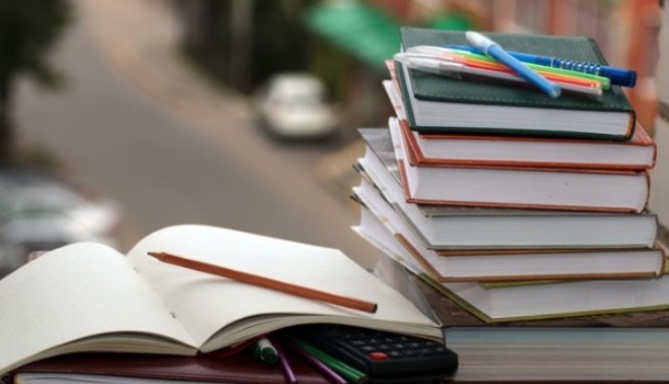 Testi scolastici: Sil Confesercenti, allarme caro-libri, aumenti fino al 12%, ma margine librai in caduta libera