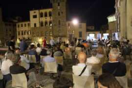 VENEZIANI FA IL PIENO DI LETTORI IN PIAZZA GRANDE