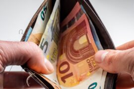 Fiducia: Confesercenti, quadro ambivalente, incertezza pesa sulle famiglie