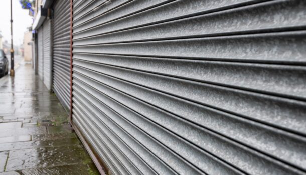 COMMERCIO: CONFESERCENTI, MENO NEGOZI MA PIÙ GRANDI