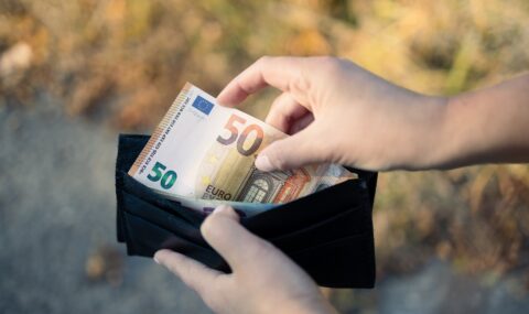 VENDITE: SI CHIUDE MALE IL 2025 PER IL COMMERCIO