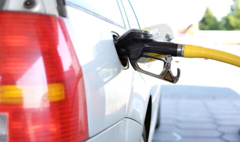 CARBURANTI: AUMENTI “PREVENTIVI” DEI PETROLIERI. IMMOTIVATI MAXI RINCARI FINO A 6 CENT/LT