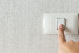 ENERGIA E GAS: CONFESERCENTI, “RINCARI IN BOLLETTA DA QUASI 900 MILIONI DI EURO GIÀ NEL 2026”